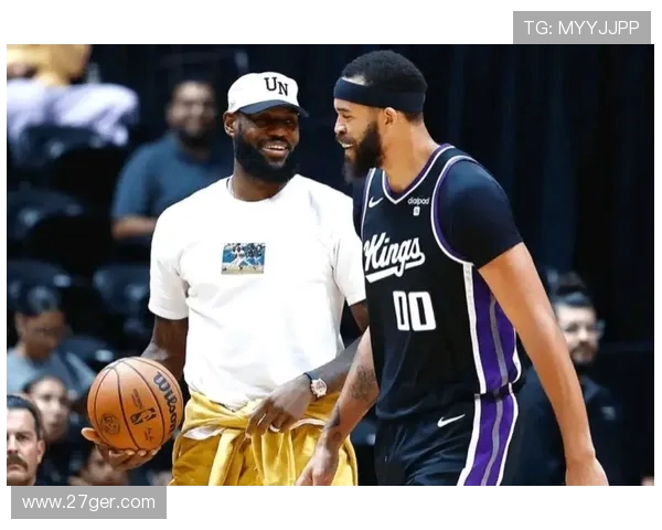 麦基首秀16分钟斩获12分6板3助